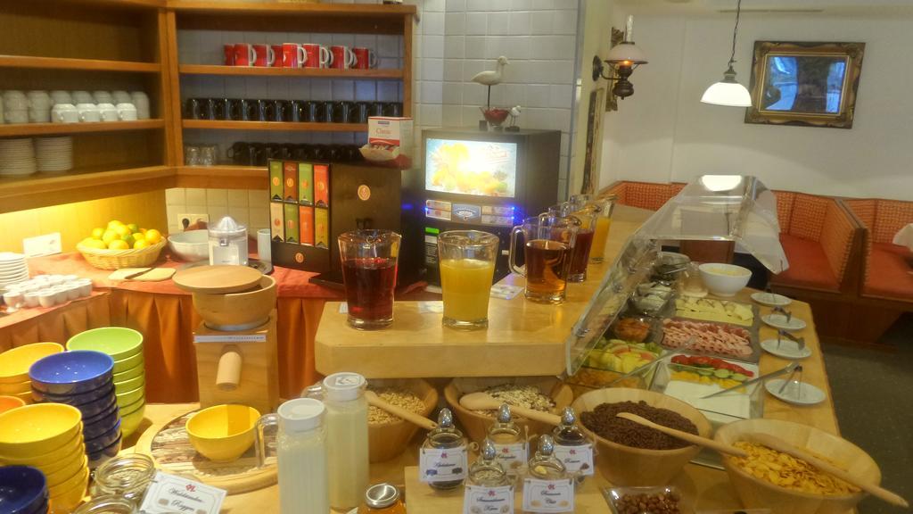 匹兹酒店 皮茨河谷圣莱昂哈德 外观 照片